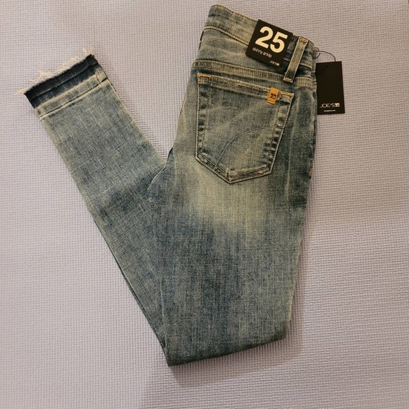 Joe's Jeans Distressed Released Hem Skinny jeans - Picture 10 of 11